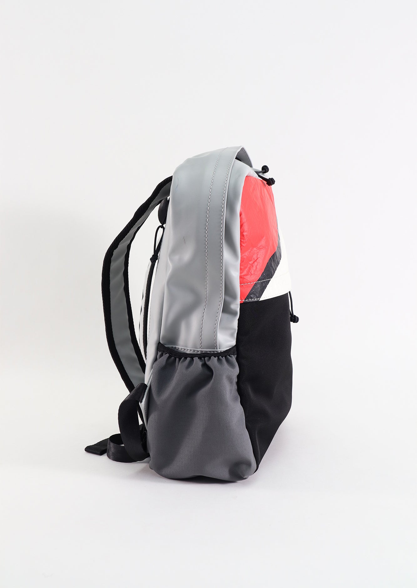 Concealed Zip Backpack Small (Black-R-W)