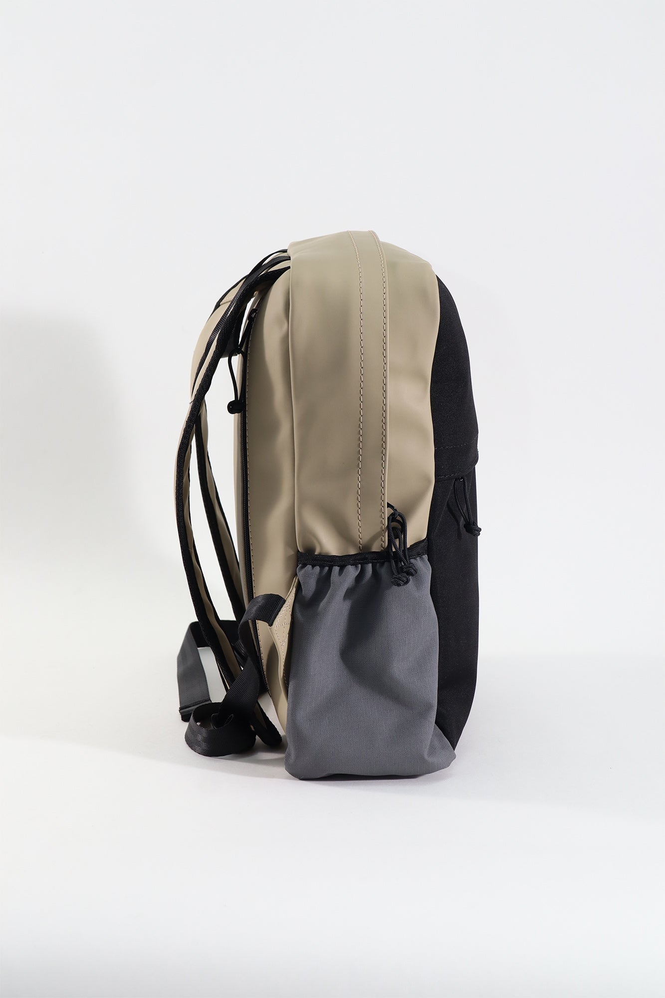 Concealed Zip Backpack Small (Black-B)