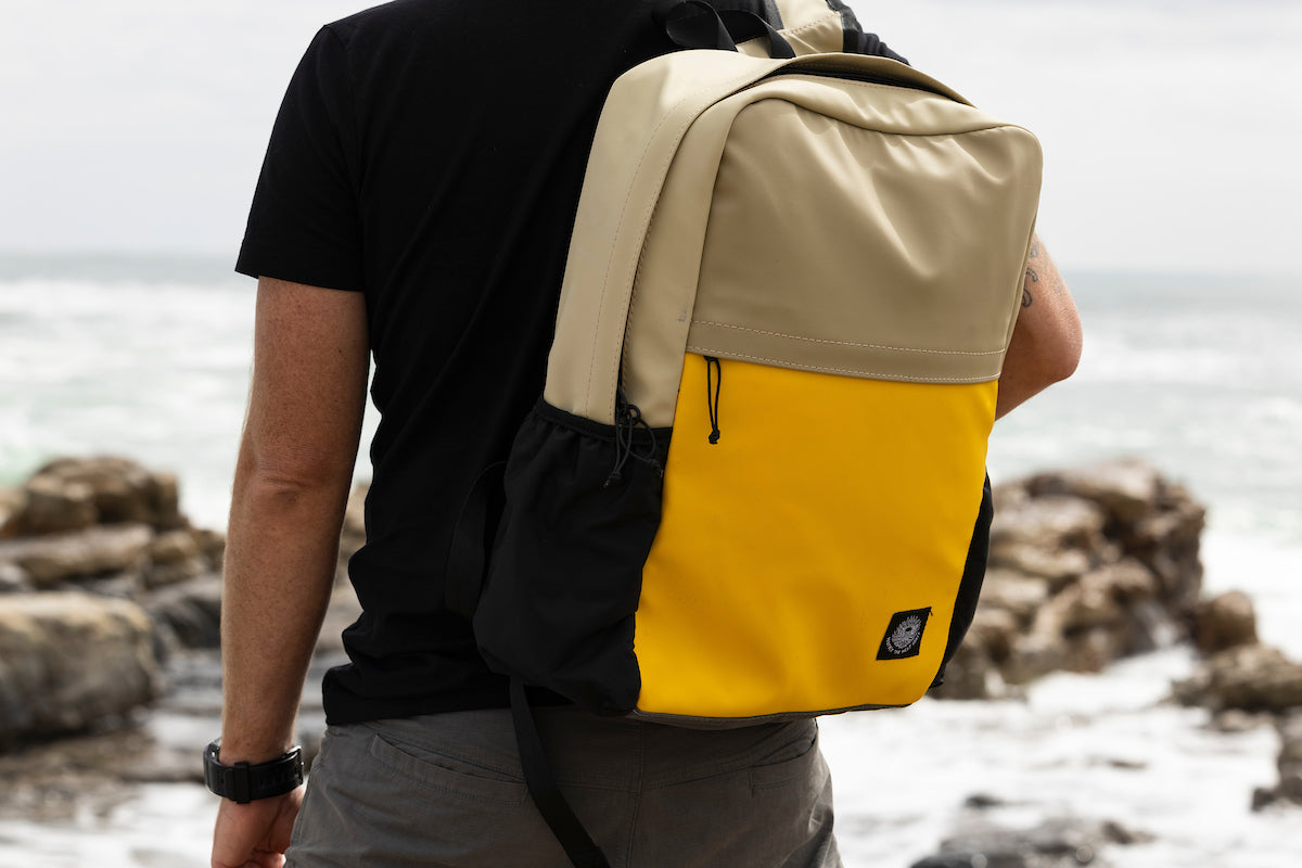 Concealed Zip Backpack Small (Rust)